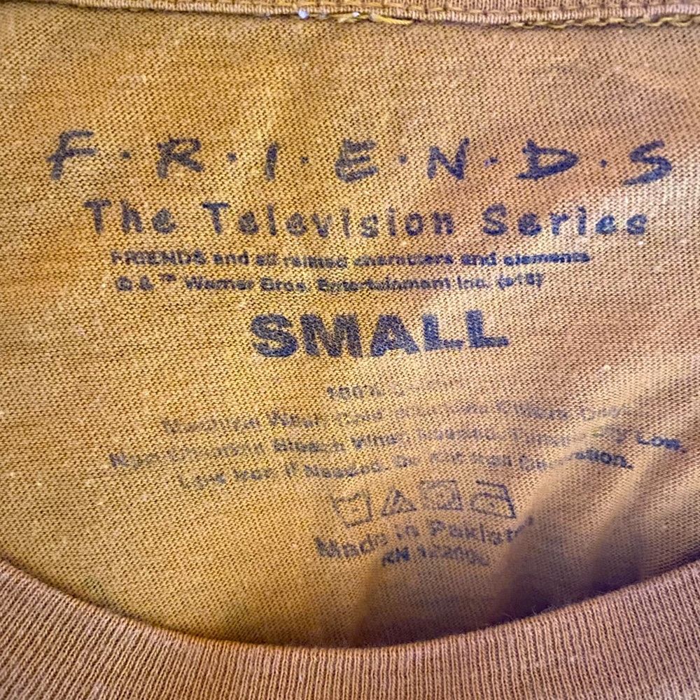Women’s Cropped Friends Central Perk Graphic Short Sleeve Tee Shirt - Picture 6 of 6